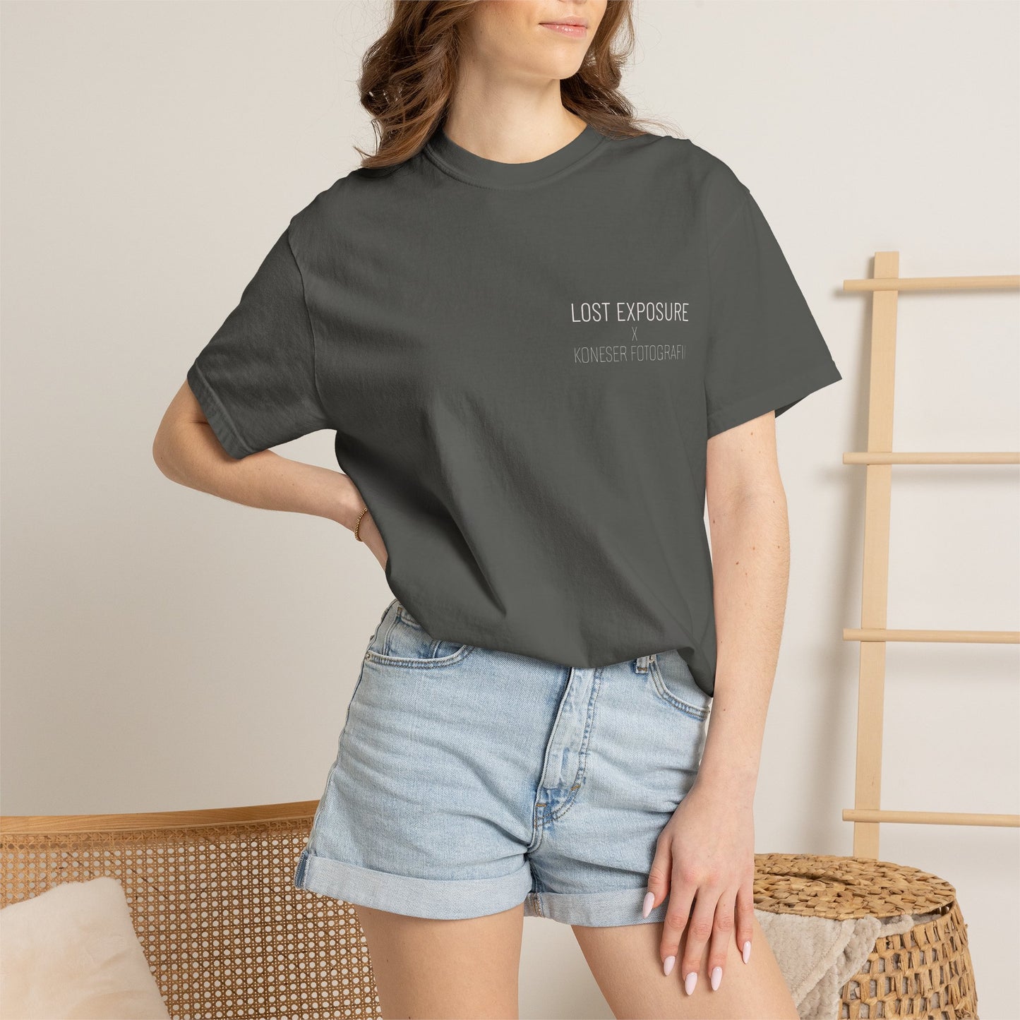 Another World Graphic Tee – Koneser Fotografii × Lost Exposure
