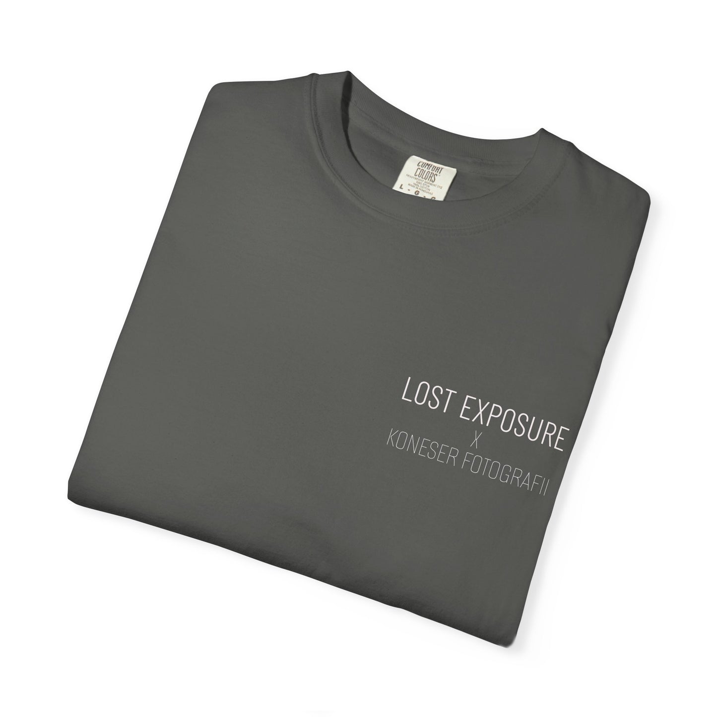Another World Graphic Tee – Koneser Fotografii × Lost Exposure